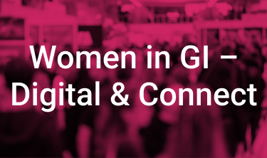 Menschen bei einer Veranstaltung in einer Messe- oder Konferenzumgebung